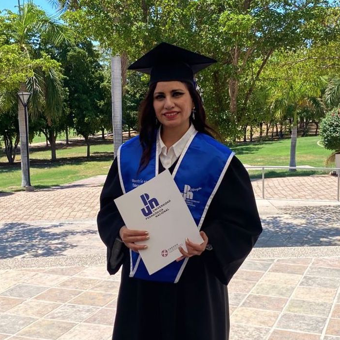 Con promedio de excelencia, Miriam Bazoco, trabajadora de UPN Obregón, egresa de la Maestría en Educación