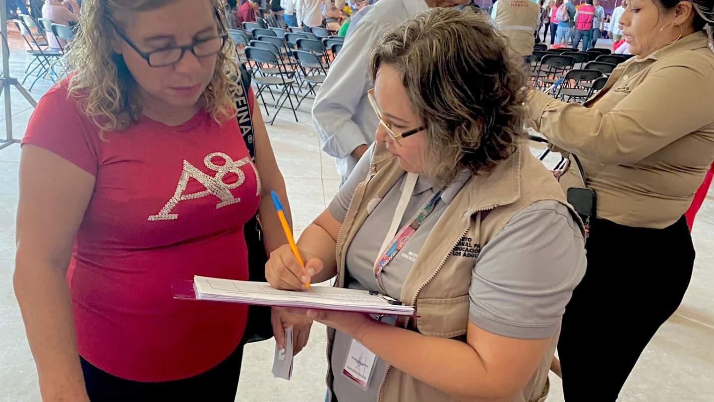 ISEA participó con módulo de información en Feria de Servicios &quot;Sonora Atiende&quot;