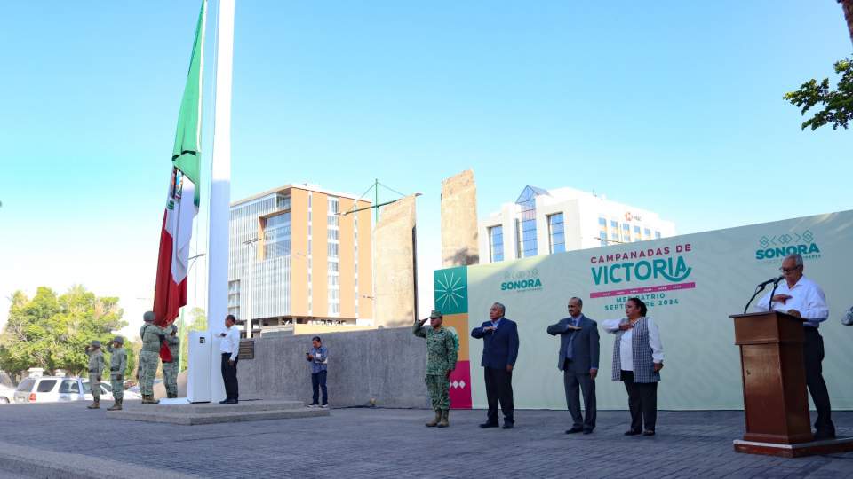 Hoy, el ISEA encabezó la ceremonia de izamiento a nuestro Lábaro Patrio en conjunto con la UTH
