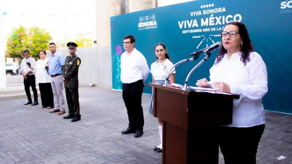 Se rinden Honores a nuestro lábaro Patrio en la ceremonia de Izamiento de Bandera en coordinación con la UTH, la Escuela Secundaria Gral. #2 Cajeme y personal de la 4ta. Zona Militar.