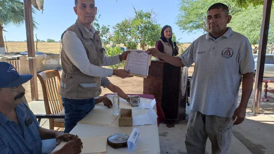 El ISEA, a través de la coordinación de zona de San Luis Río Colorado, realizó entrega de certificados en el Centro de Rehabilitación del ejido Independencia en el Valle.
