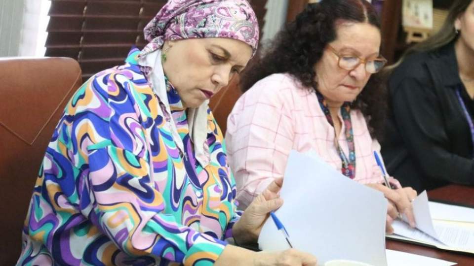 Firma de convenio de colaboración entre el Instituto Sonorense de Educación para los Adultos (ISEA) y el Instituto Sonorense de Cultura (ISC).