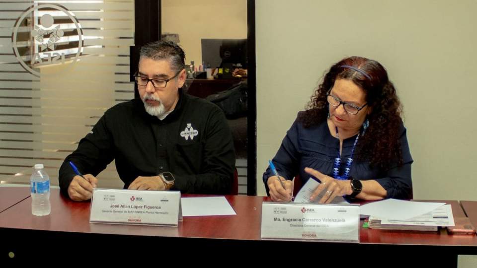 ISEA formalizó este martes 15 de agosto un convenio de colaboración con la empresa MARTINREA, donde ISEA brindará sus servicios educativos de nivel secundaria y preparatoria del sistema abierto