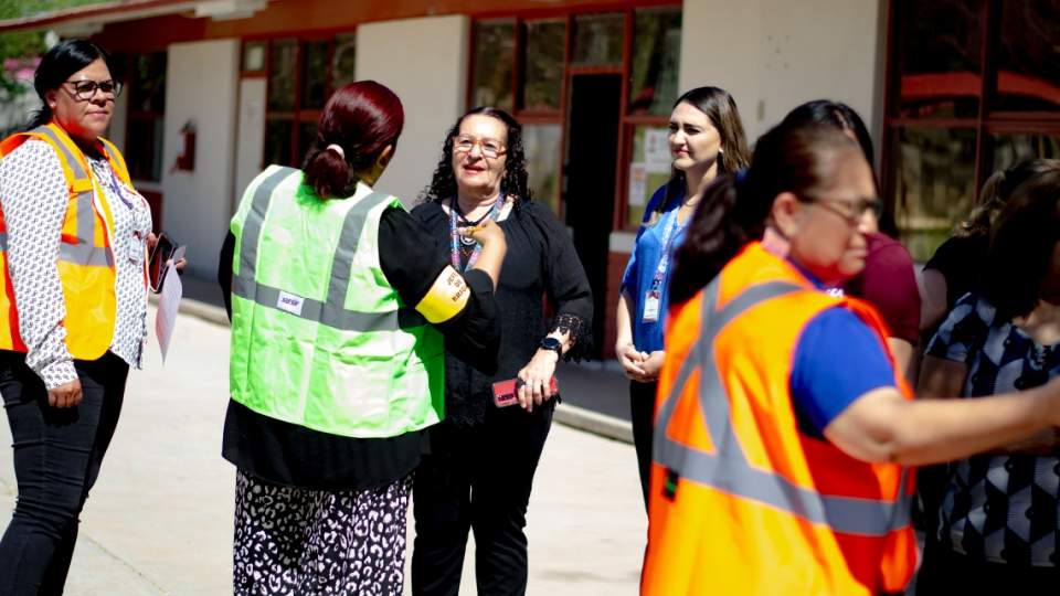 Participación del personal del Instituto Sonorense de Educación para los Adultos (ISEA) en el #1erSimulacroNacional2023