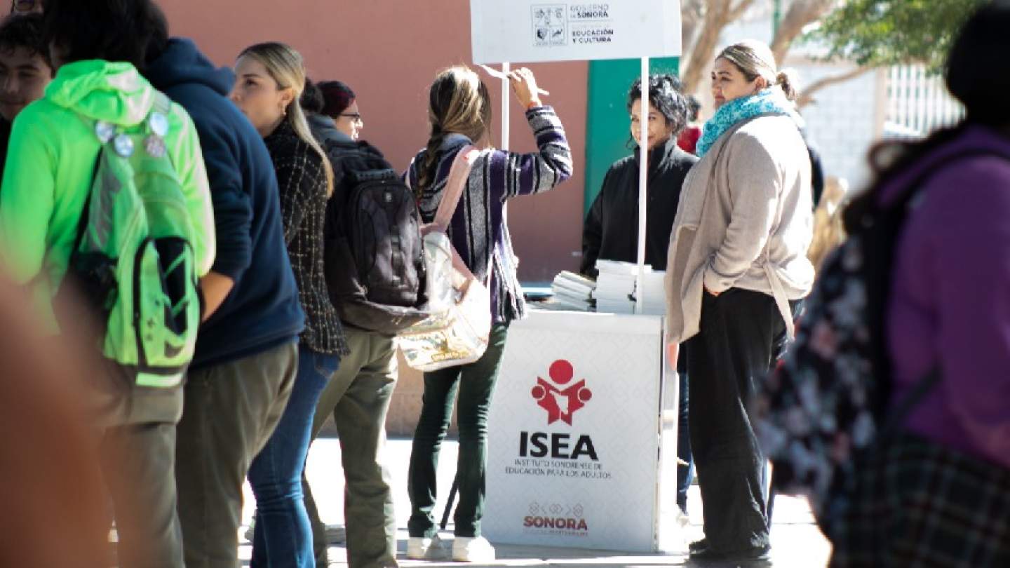 Se llevó a cabo la Feria Educativa en el plantel CONALEP III