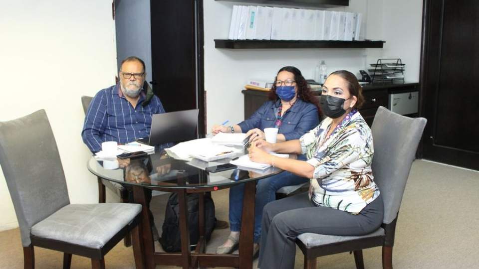 Con el objetivo en común de fortalecer en Sonora las acciones del MONAE se reúnen la Directora General del Instituto Sonorense de Educación para los Adultos (ISEA), Mary Carrazco Valenzuela, y René Córdova Rascón, encargado del Servicio Social del CRESON.