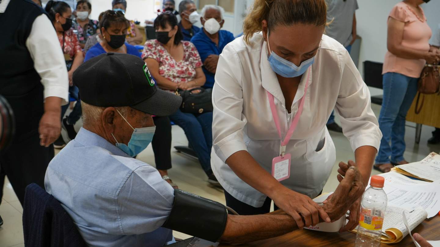 Gobierno de Sonora beneficia más de 800 mineros retirados de Cananea y sus familias con la primera jornada integral de salud especializada